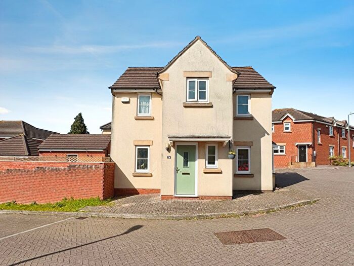 3 Bedroom Detached House For Sale In Wakeford Way, Warmley, Bristol, South Gloucestershire, BS30
