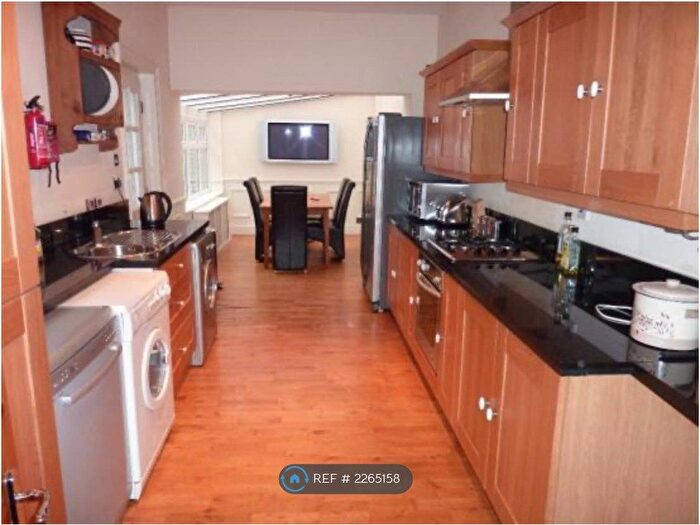 8 Bedroom Terraced House To Rent In Osborne Avenue, Newcastle Upon Tyne, NE2