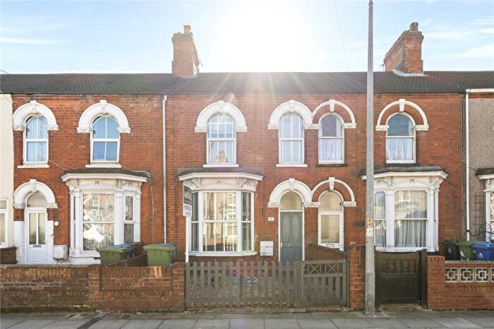 3 Bedroom Terraced House For Sale In Welholme Road, Grimsby, N E Lincs, DN32