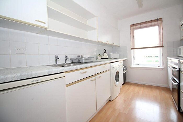 1 Bedroom Flat To Rent In / Upper Craigs, Stirling, FK8