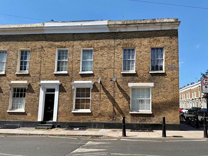 2 Bedroom Terraced House To Rent In Aston Street, London, E14