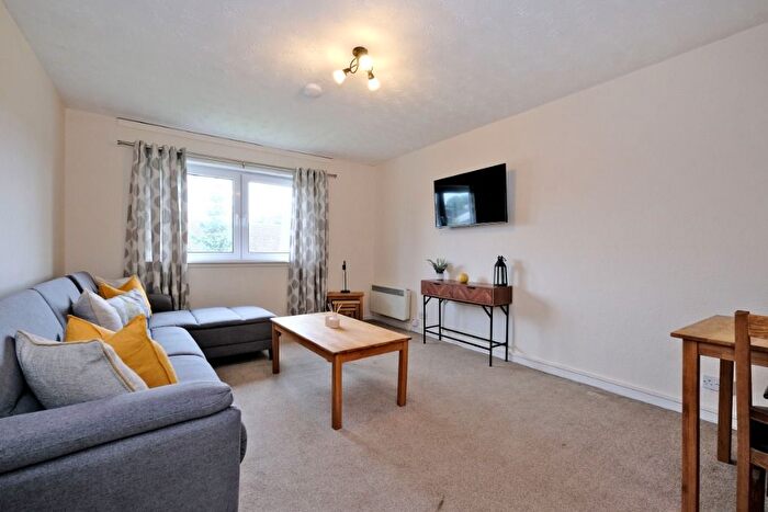2 Bedroom Flat To Rent In Gillespie Crescent, Aberdeen, AB25