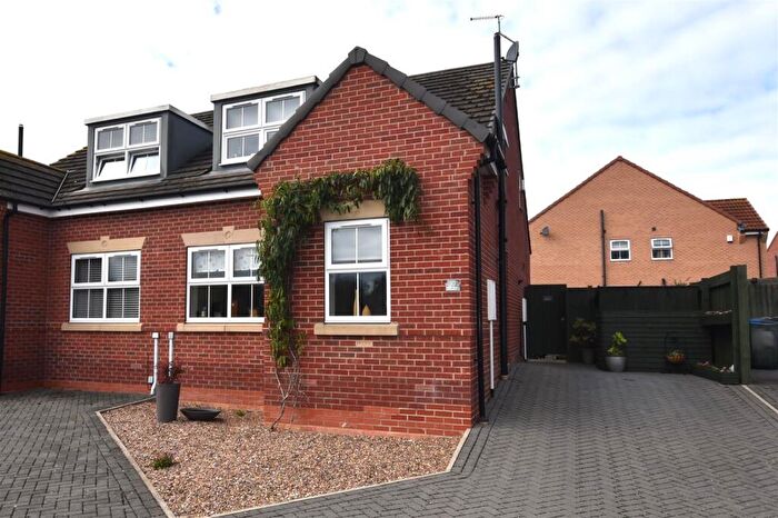 3 Bedroom Semi-Detached Bungalow For Sale In Earl Street, Goole, DN14