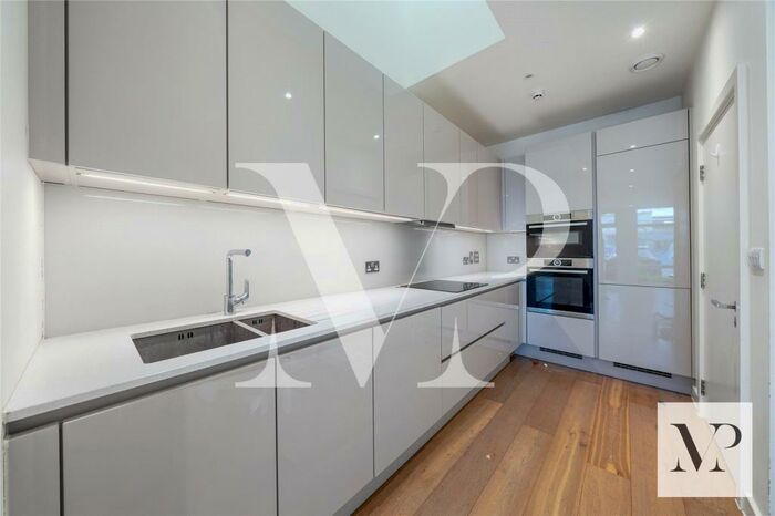 4 Bedroom House To Rent In Armstrong Close, Kidbrook Village, London, SE3