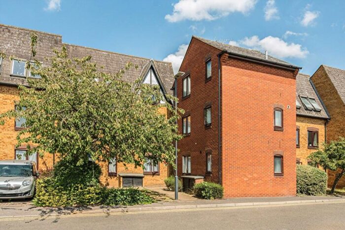 1 Bedroom Flat To Rent In Badgers Close, Harrow, HA1