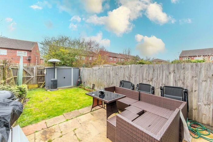 4 Bedroom Semi-Detached House To Rent In Clay Lane, , Harrow, HA3