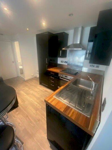 1 Bedroom Flat To Rent In Mansel Street, City Centre, Swansea, SA1