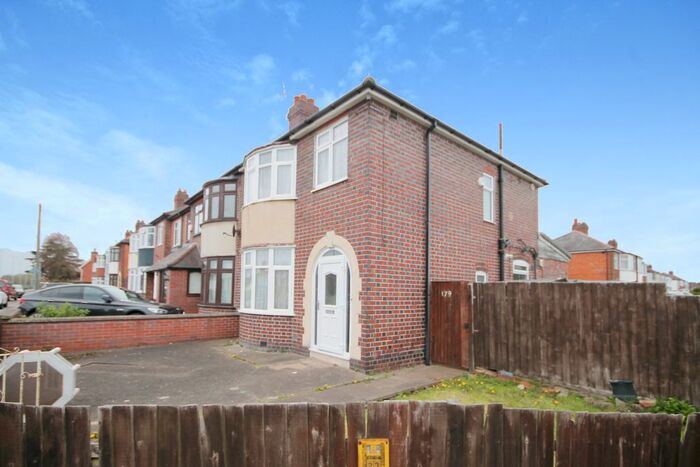 3 Bedroom Terraced House To Rent In Narborough Road South, Braunstone, Leicester, LE3