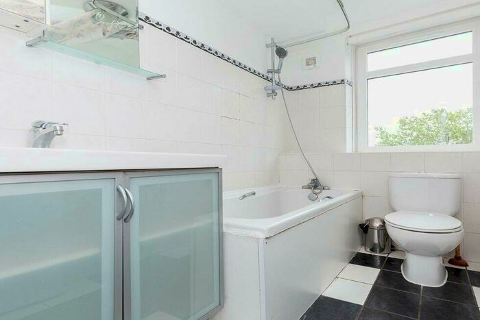 1 Bedroom Flat To Rent In Chester Court, Albany Street, Regents Park / Camden, NW1