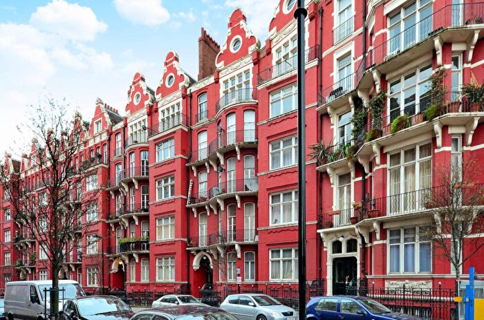 3 Bedroom Flat To Rent In Cabbell Street, Paddington, London, NW1