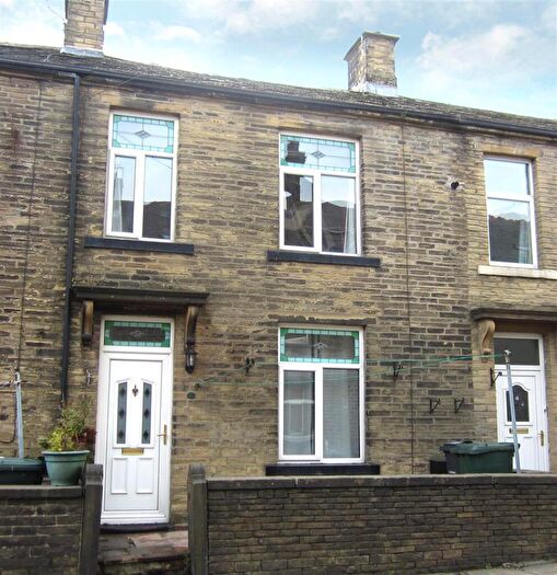 2 Bedroom Terraced House To Rent In Alma Street, Queensbury, BD13
