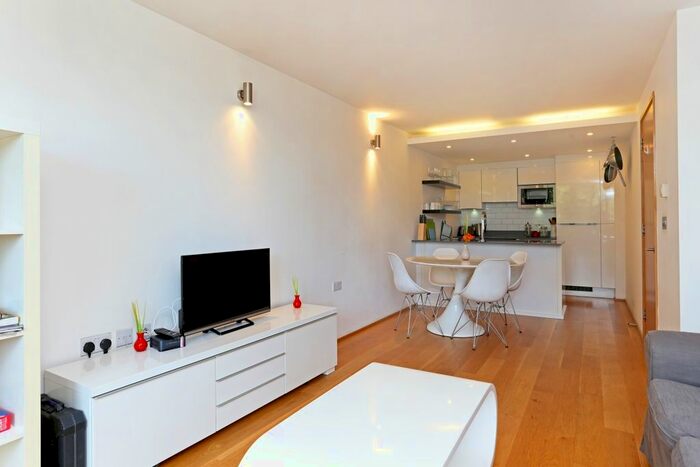 2 Bedroom Flat To Rent In Barlby Road, London W10