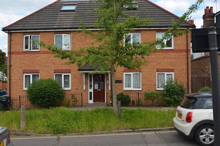 1 Bedroom Flat To Rent In Eastcote Avenue, Harrow, Middlesex, HA2