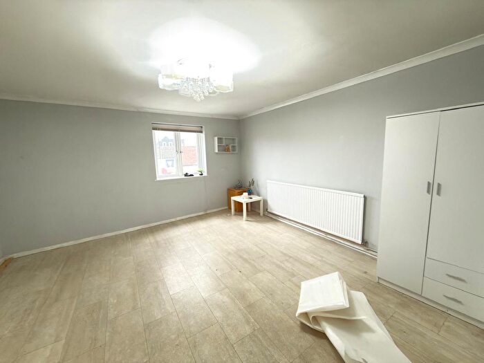 2 Bedroom Flat To Rent In Boot Parade, High Street, Edgware, Middlesex, HA8