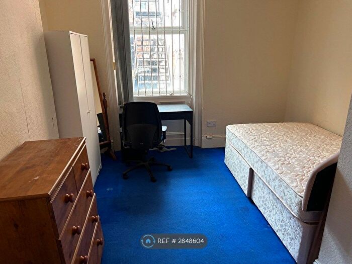 2 Bedroom Flat To Rent In Brighton Grove, Newcastle Upon Tyne, NE4