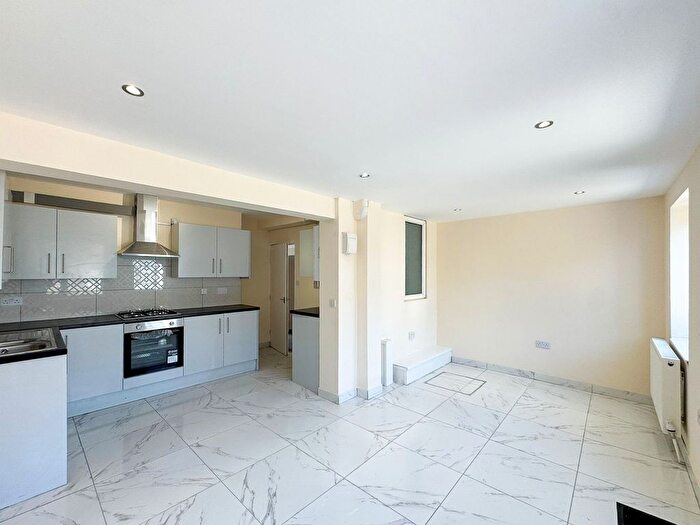 3 Bedroom Property To Rent In Abbots Road, Edgware, HA8