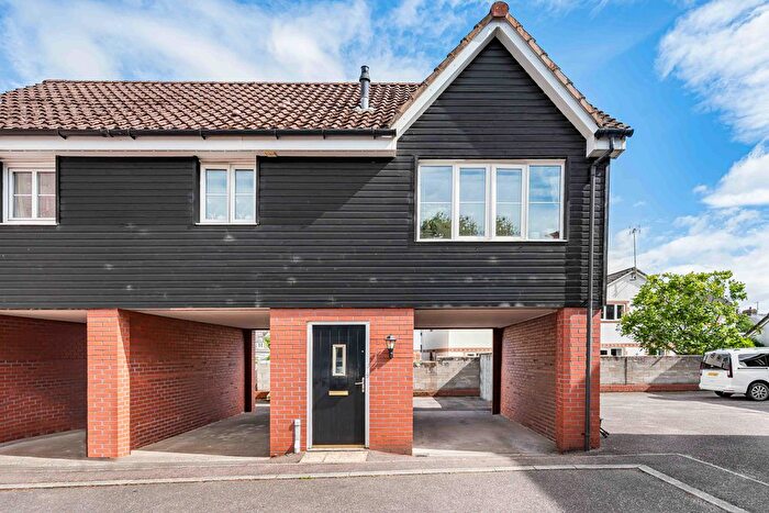 2 Bedroom Detached House For Sale In Bowdens Close, Bovey Tracey, TQ13