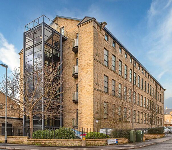 1 Bedroom Apartment To Rent In Cavendish Court, Drighlington, BD11