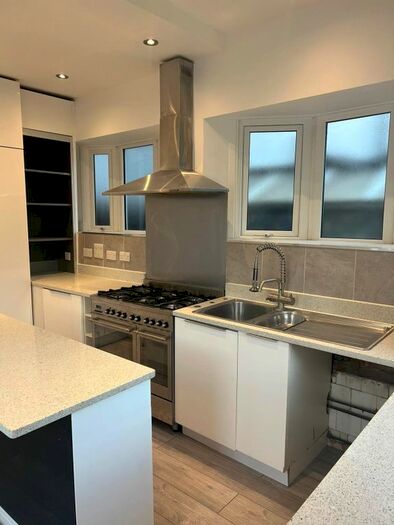 4 Bedroom Semi-Detached House To Rent In Court Drive, Waddon, Croydon, CR0