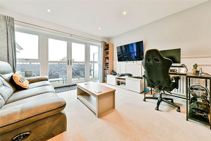 1 Bedroom Flat For Sale In Giles Crescent, Stevenage, Hertfordshire, SG1