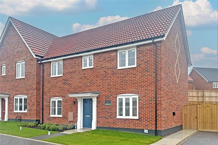 3 Bedroom Semi Detached House For Sale In Roman Way, Halesworth, Suffolk, IP19