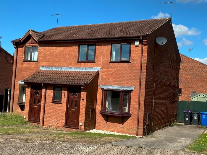 3 Bedroom Semi-Detached House To Rent In Teal Close, Caistor, LN7