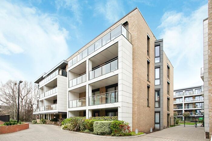 Studio For Sale In George View House, Knaresborough Drive, London, SW18