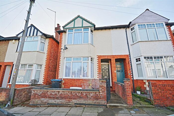 3 Bedroom Semi Detached House To Rent In Beech Avenue, Abington, NN3