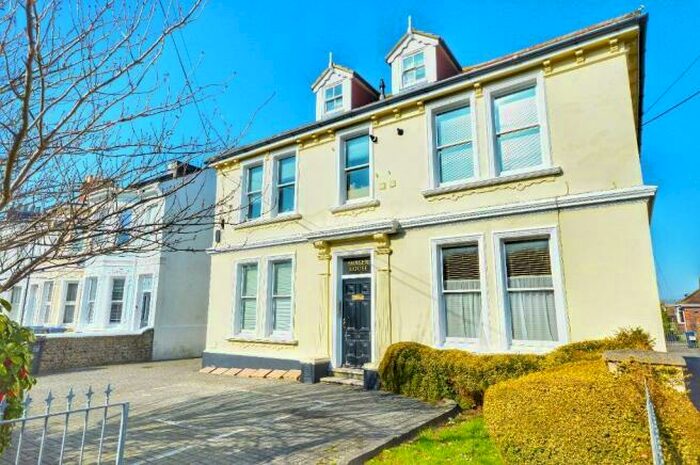 1 Bedroom Flat To Rent In Lyndhurst Road, Worthing, BN11