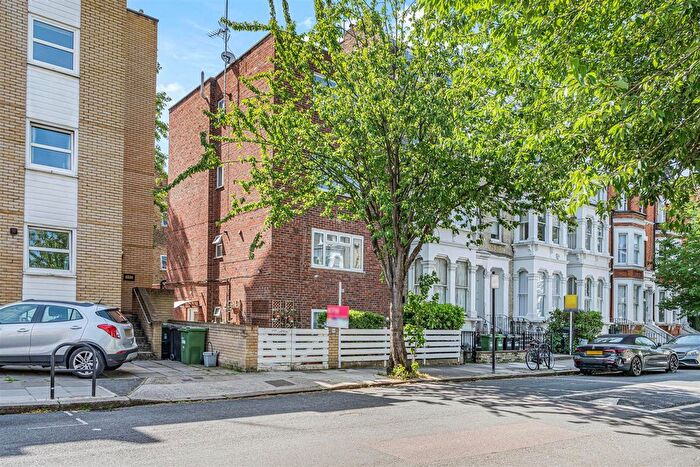 2 Bedroom Flat For Sale In Netherwood Road, West Kensington, W14