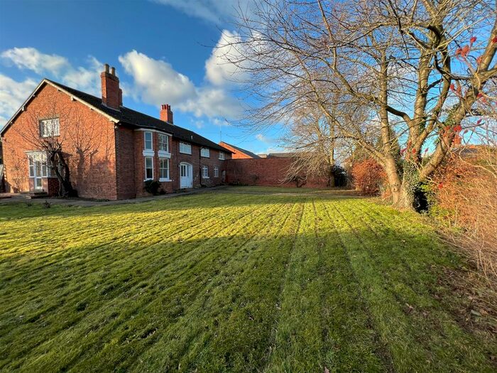 6 Bedroom Detached House To Rent In Home Farmhouse, Babworth, Retford, DN22