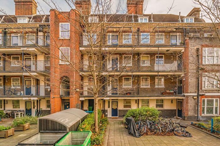2 Bedroom Flat For Sale In Leighton Road, Kentish Town, NW5