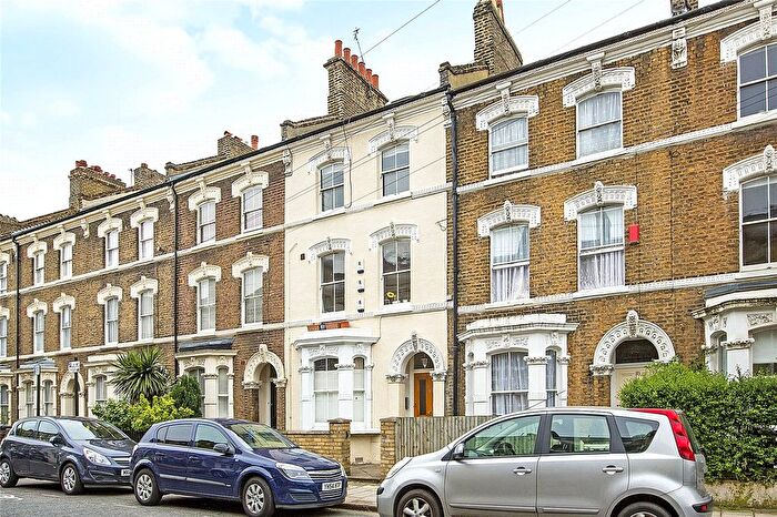 2 Bedroom Flat For Sale In Ferndale Road, London, SW4