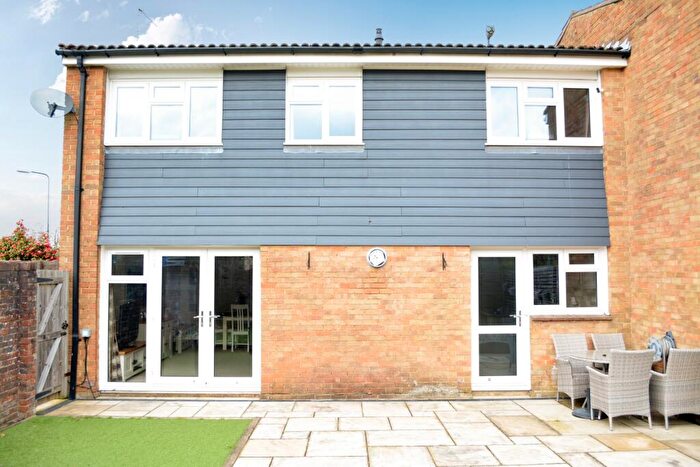 3 Bedroom End Of Terrace House For Sale In Twyne Close, Bewbush, RH11