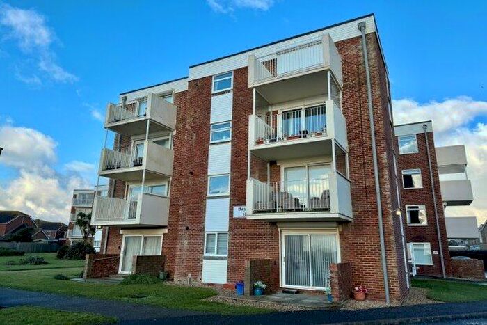 2 Bedroom Flat To Rent In Marama Gardens, Littlehampton, BN16