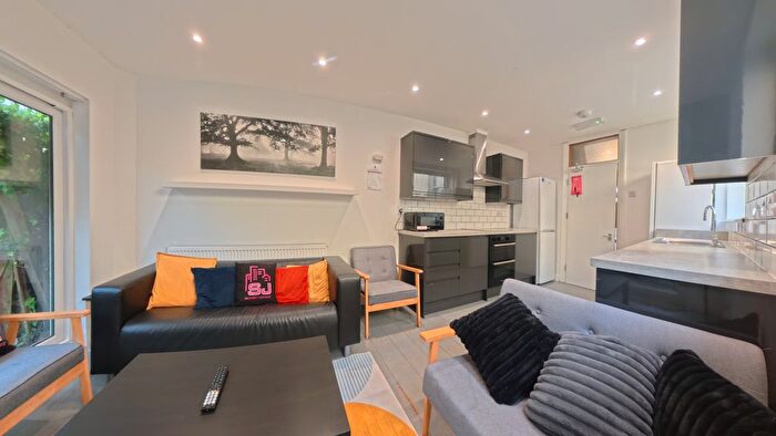 6 Bedroom Terraced House To Rent In Whippingham Road, Brighton, BN2