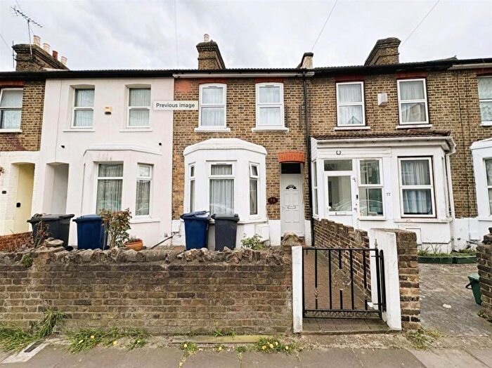 4 Bedroom Terraced House For Sale In Featherstone Road, Southall, UB2