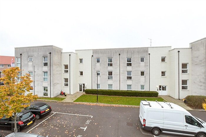 1 Bedroom Flat For Sale In Thornton Side, Redhill, Surrey, RH1