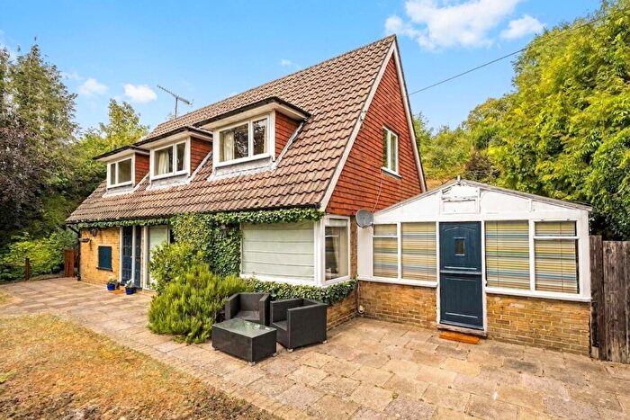 4 Bedroom Detached House For Sale In Stuart Road, Warlingham, CR6