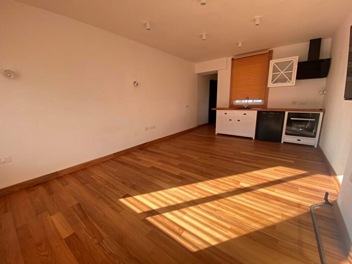 Flat To Rent In Domino Court, Bournemouth, BH1
