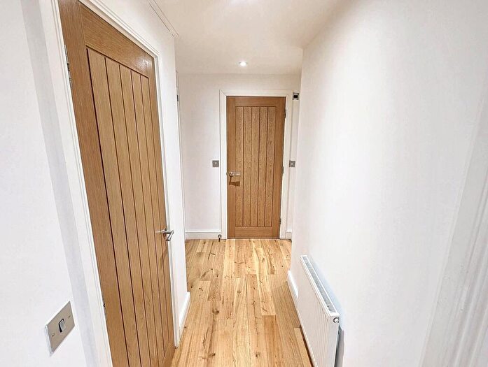 2 Bedroom Flat For Sale In Christopher Road, East Grinstead, RH19