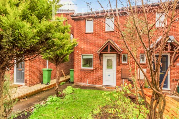 2 Bedroom End Of Terrace House To Rent In Aspen Close, Aylesbury, HP20