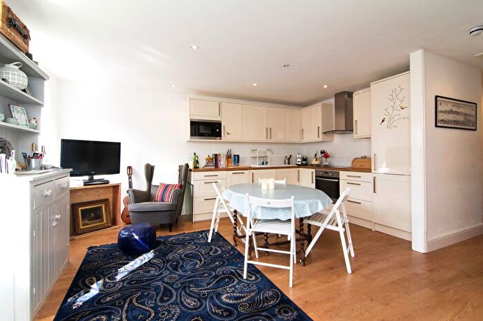 1 Bedroom Flat To Rent In Tomlins Grove, London, E3