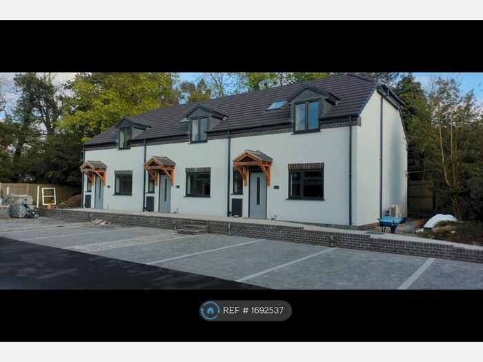 2 Bedroom Terraced House To Rent In Station Road, Leicester, LE9