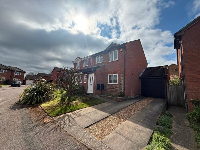 3 Bedroom Semi Detached House To Rent In Medway Close, Flitwick, MK45