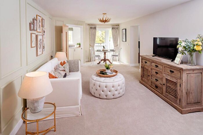 2 Bedroom Apartment For Sale In Springs Court, Field Close, East Riding Of Yorkshire, HU16