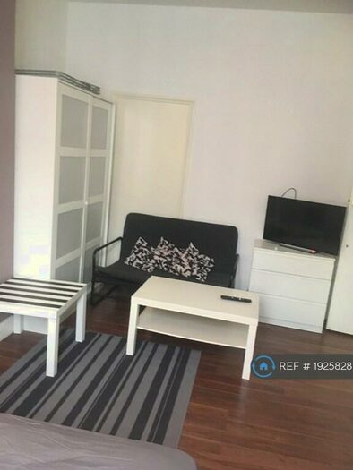 Studio To Rent In Harley Road, London, NW10