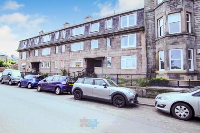 1 Bedroom Flat To Rent In / Meadowbank Crescent, Edinburgh, EH8