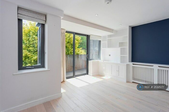 1 Bedroom Flat To Rent In North Street, Horsham, RH13