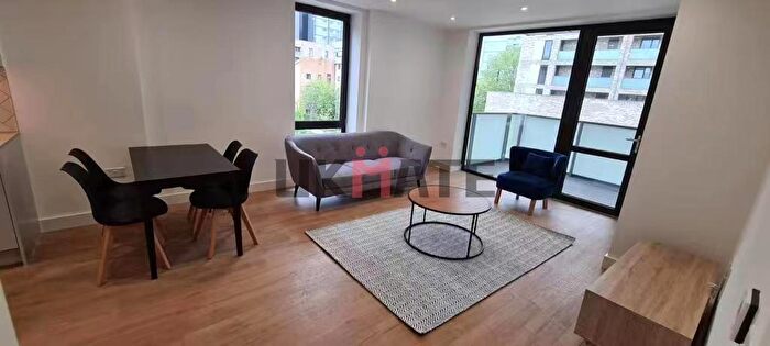 2 Bedroom Flat To Rent In New Village Avenue, E14